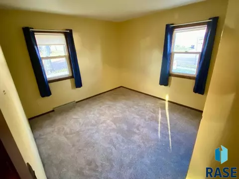 3613 E 24th St, Sioux Falls, SD 57103 photo 11