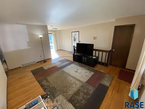 3613 E 24th St, Sioux Falls, SD 57103 photo 8