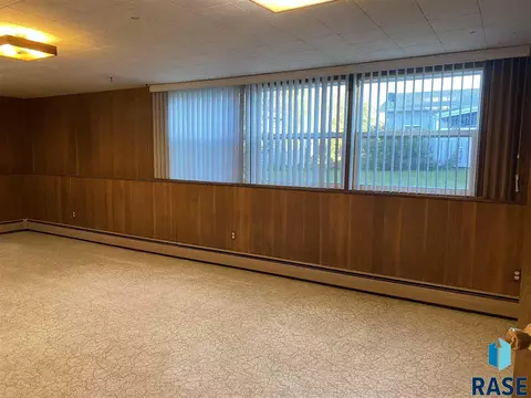 820 S Relanto St, Freeman, SD 57029 photo 25