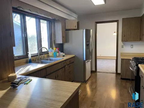 820 S Relanto St, Freeman, SD 57029 photo 15