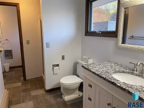 820 S Relanto St, Freeman, SD 57029 photo 18