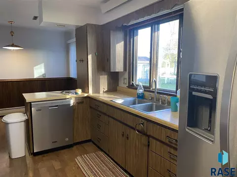 820 S Relanto St, Freeman, SD 57029 photo 12