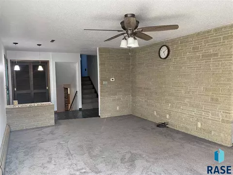 820 S Relanto St, Freeman, SD 57029 photo 7