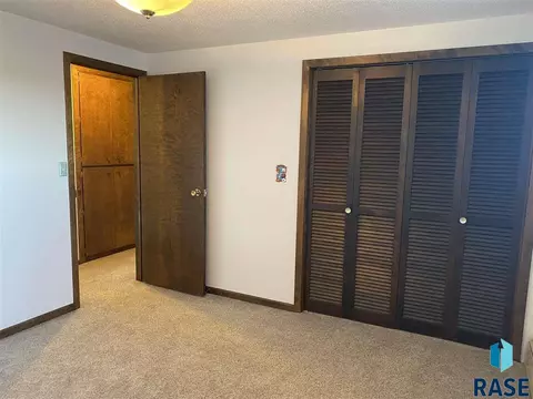 820 S Relanto St, Freeman, SD 57029 photo 22