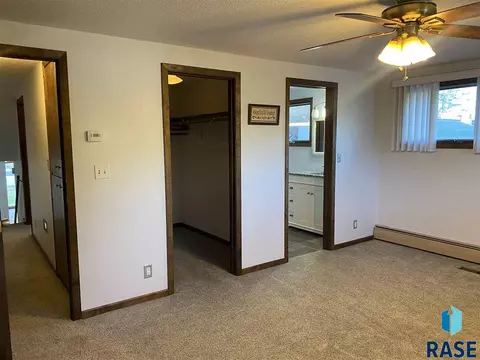 820 S Relanto St, Freeman, SD 57029 photo 17