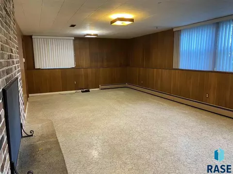 820 S Relanto St, Freeman, SD 57029 photo 23