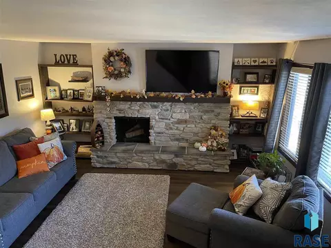 1817 S Stephen Ave, Sioux Falls, SD 57103 photo 5