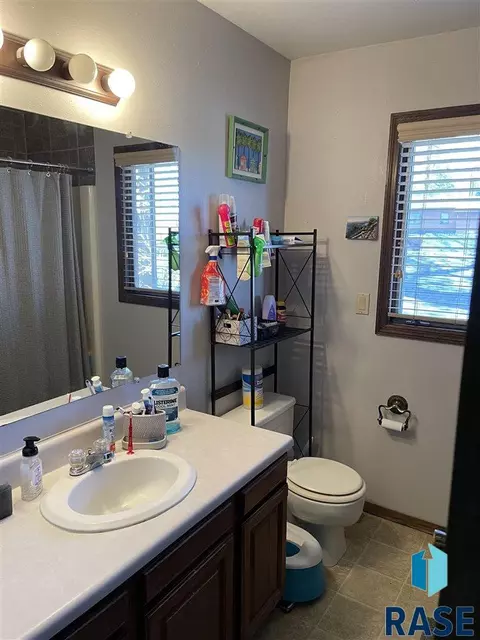 1817 S Stephen Ave, Sioux Falls, SD 57103 photo 10