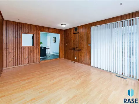 2812 S Summit Ave, Sioux Falls, SD 57105 photo 7