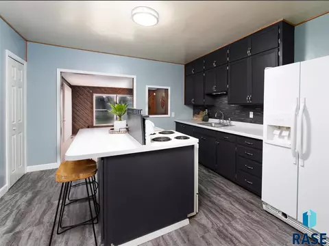 2812 S Summit Ave, Sioux Falls, SD 57105 photo 4