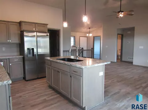 6208 S Dublin Ave, Sioux Falls, SD 57106 photo 8