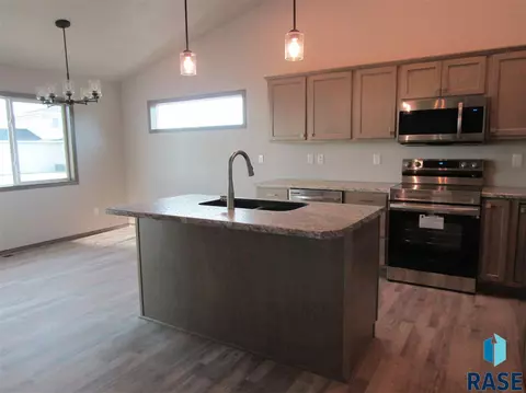 6208 S Dublin Ave, Sioux Falls, SD 57106 photo 5