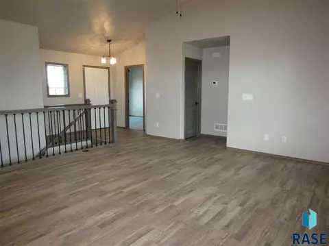 6208 S Dublin Ave, Sioux Falls, SD 57106 photo 2