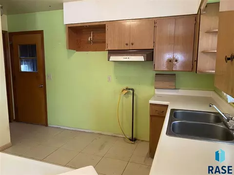 700 E 4th St, Freeman, SD 57029 photo 12