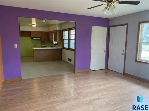 700 E 4th St, Freeman, SD 57029 photo 10