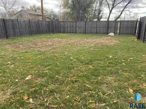 700 E 4th St, Freeman, SD 57029 photo 28