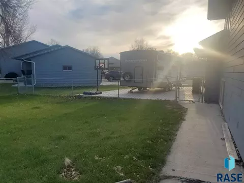 810 S Parkview Cir, Brandon, SD 57005 photo 30