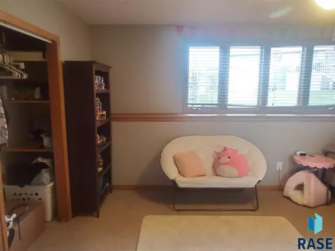 810 S Parkview Cir, Brandon, SD 57005 photo 18