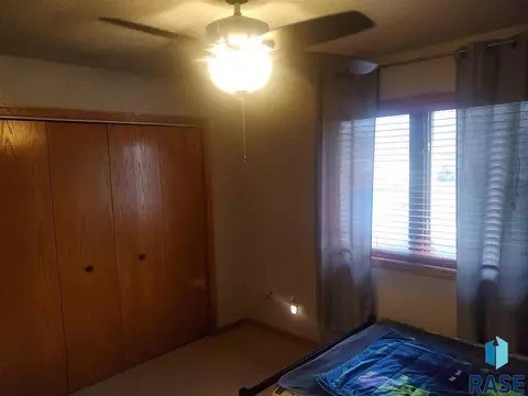 810 S Parkview Cir, Brandon, SD 57005 photo 15