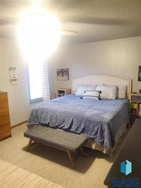 810 S Parkview Cir, Brandon, SD 57005 photo 10