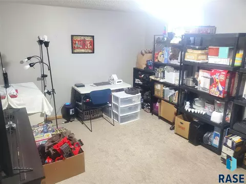810 S Parkview Cir, Brandon, SD 57005 photo 26
