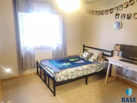 810 S Parkview Cir, Brandon, SD 57005 photo 14