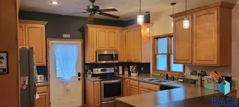 511 3rd St, Pipestone, MN 56164 photo 3