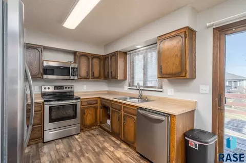 5204 S Drexel Dr, Sioux Falls, SD 57106 photo 5