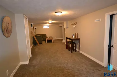 1409 S Comet Rd, Sioux Falls, SD 57103 photo 10
