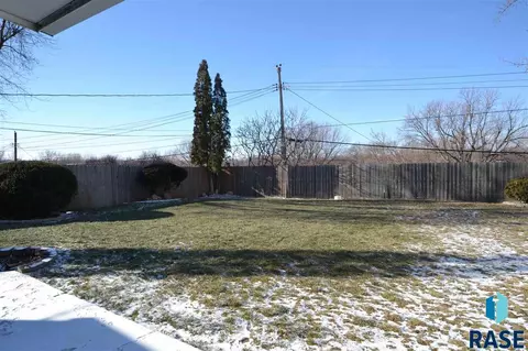 1409 S Comet Rd, Sioux Falls, SD 57103 photo 15