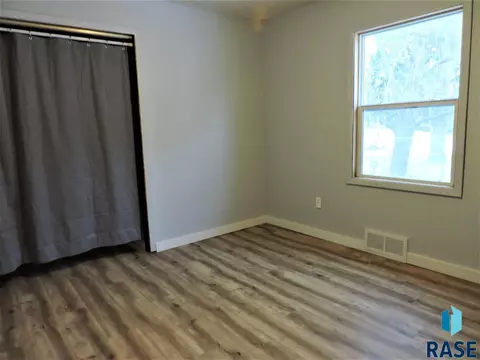 1205 S Gary Dr, Sioux Falls, SD 57103 photo 7