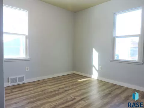 1205 S Gary Dr, Sioux Falls, SD 57103 photo 10