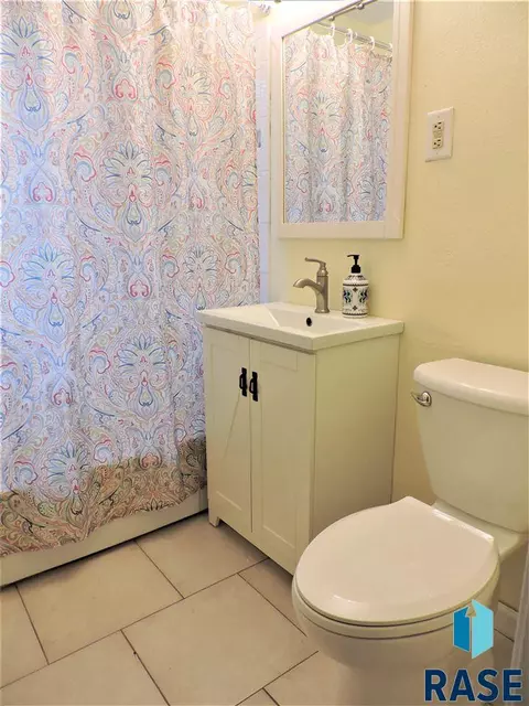 1205 S Gary Dr, Sioux Falls, SD 57103 photo 12