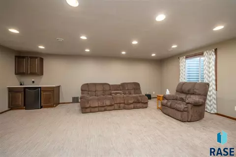 1120 N Cole Ave, Tea, SD 57064 photo 15