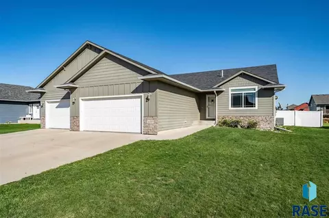 1120 N Cole Ave, Tea, SD 57064 photo 2