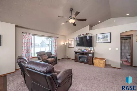 1120 N Cole Ave, Tea, SD 57064 photo 3