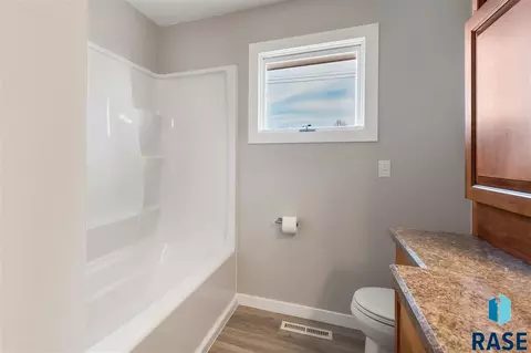 1109 Northview Dr, Dell Rapids, SD 57022 photo 14