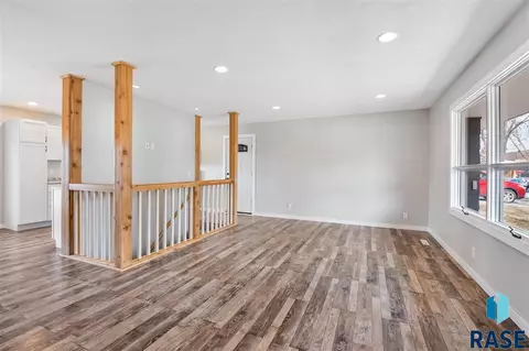 1109 Northview Dr, Dell Rapids, SD 57022 photo 5