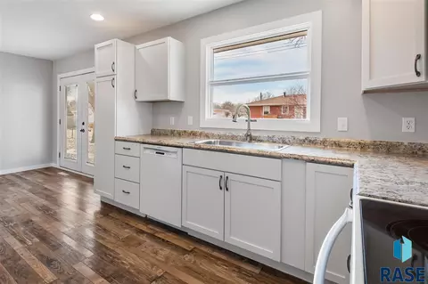 1109 Northview Dr, Dell Rapids, SD 57022 photo 12