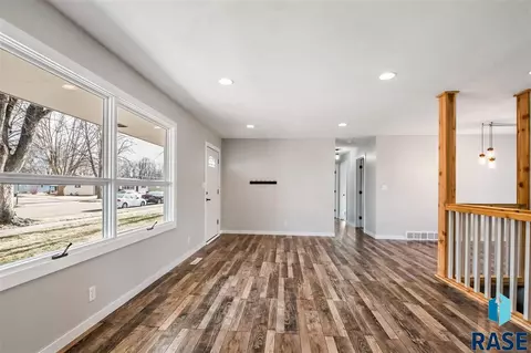 1109 Northview Dr, Dell Rapids, SD 57022 photo 7