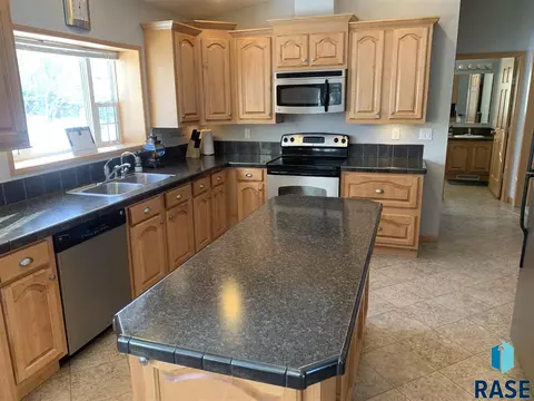 2574 Lake Cochrane Dr W, Gary, SD 57237 photo 4