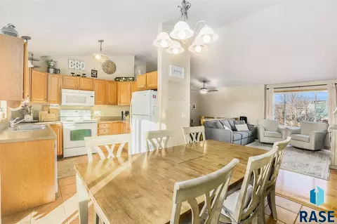 1309 E 67th St N, Sioux Falls, SD 57104 photo 6