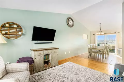 1309 E 67th St N, Sioux Falls, SD 57104 photo 4