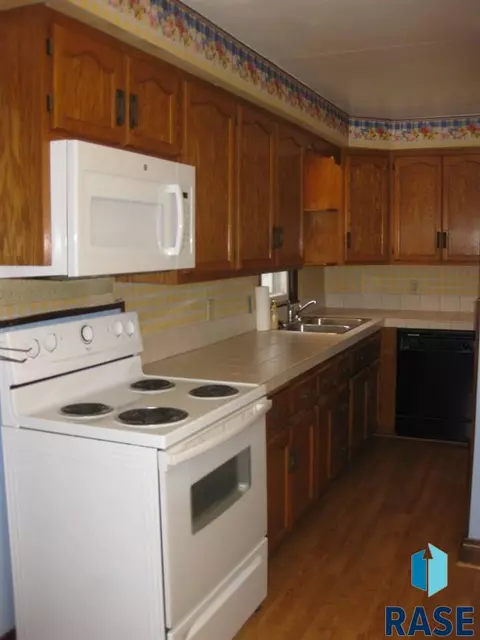 302 E 6th St, Dell Rapids, SD 57022 photo 8