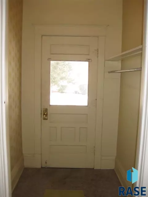 302 E 6th St, Dell Rapids, SD 57022 photo 2