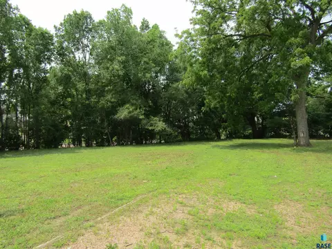 219 S Covell Ave, Sioux Falls, SD 57104 photo 1