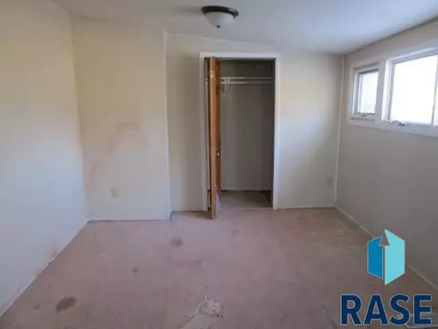 2012 E 31st St, Sioux Falls, SD 57104 photo 6