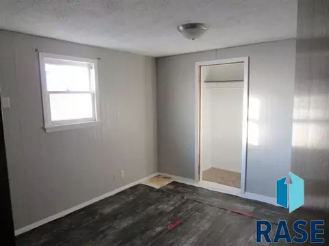 2012 E 31st St, Sioux Falls, SD 57104 photo 5
