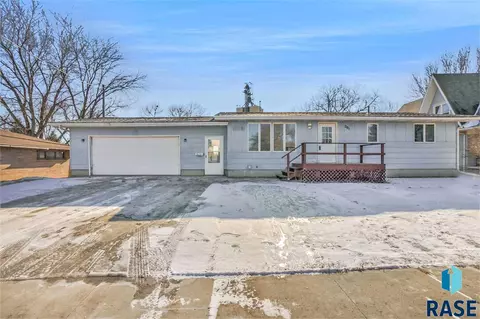 201 E State St, Marion, SD 57043 photo 1