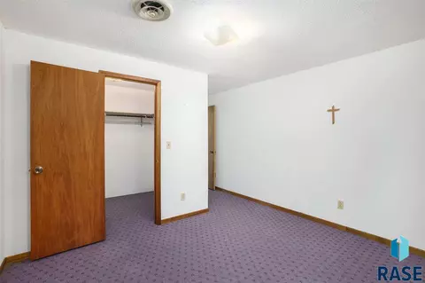 201 E State St, Marion, SD 57043 photo 22